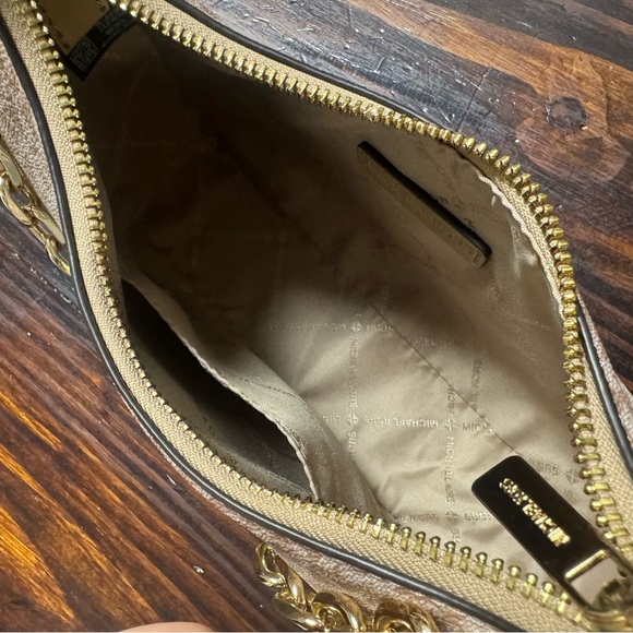 Michael Kors Camel Medium Cora Shoulder Bag - Picture 7 of 10